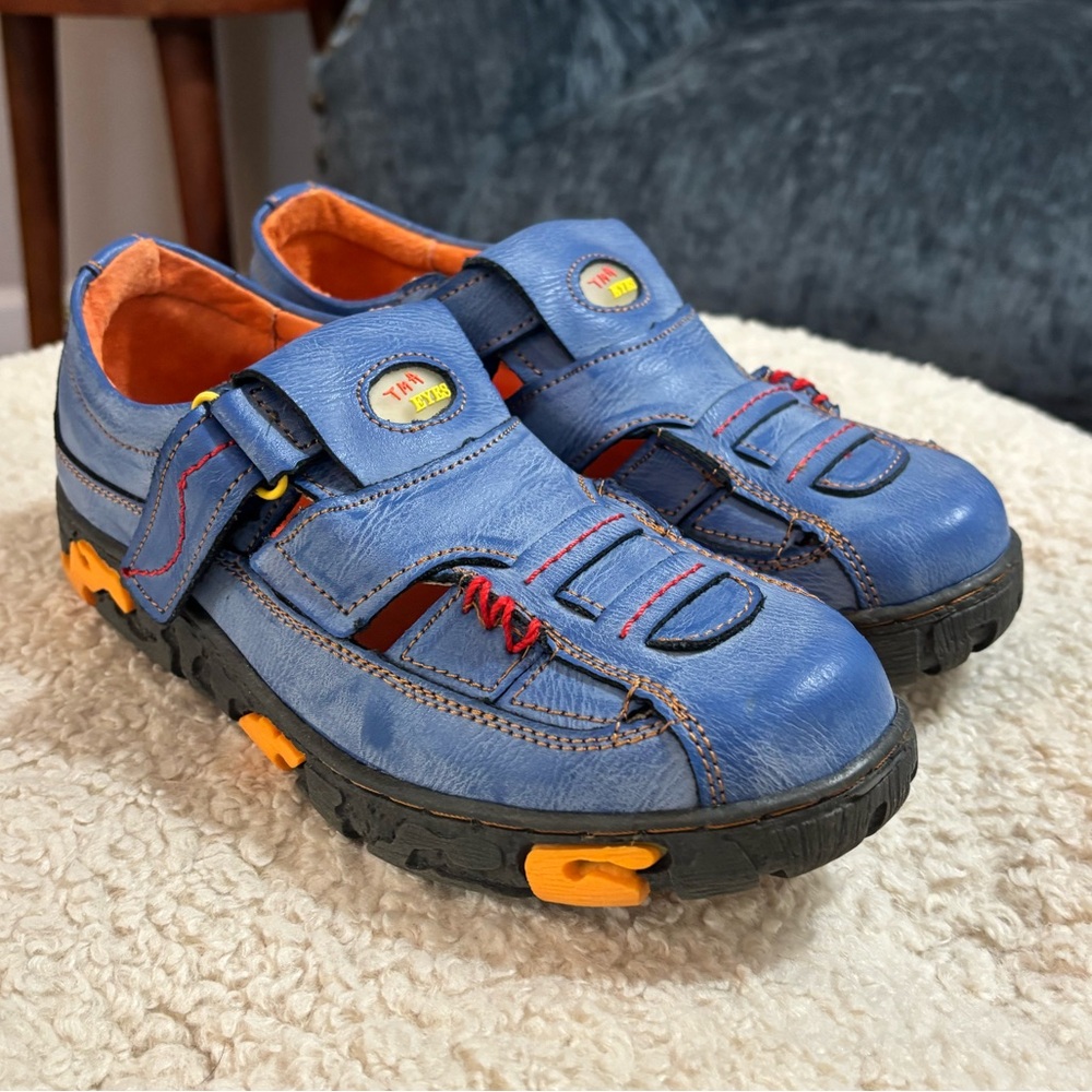 TMA EYES beautiful blue Leather Closed toe  sandals Shoes size 7 like new inside